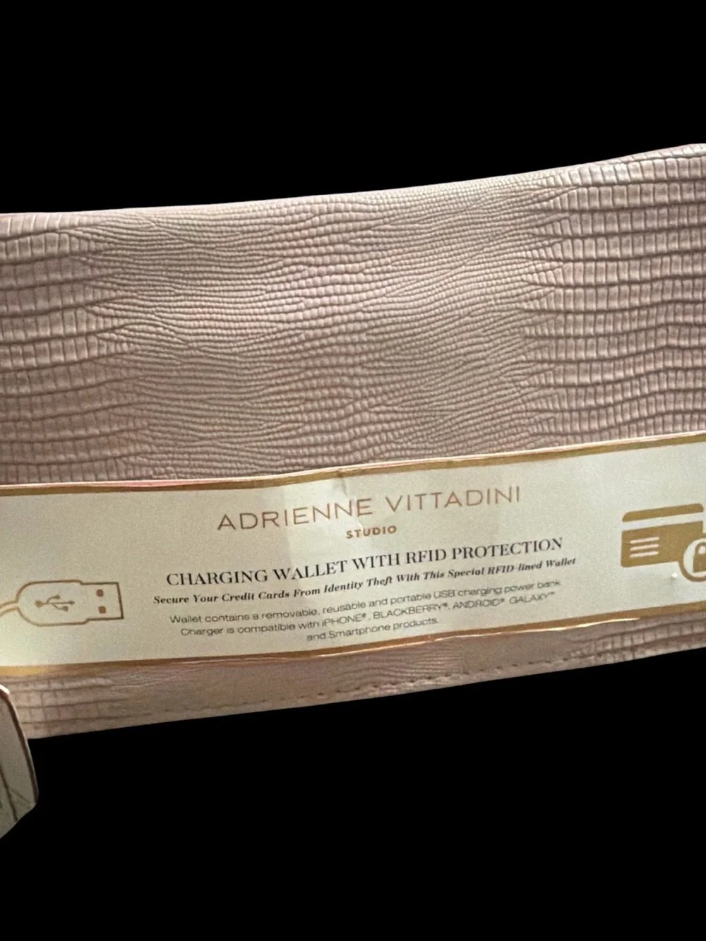 NWT Adrienne Vittadini Studio Charging Wallet W/RFID Protection Pink Lizard Tech